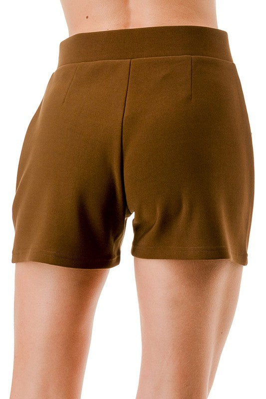 SCU01SHORT BUTTONED SHORTS