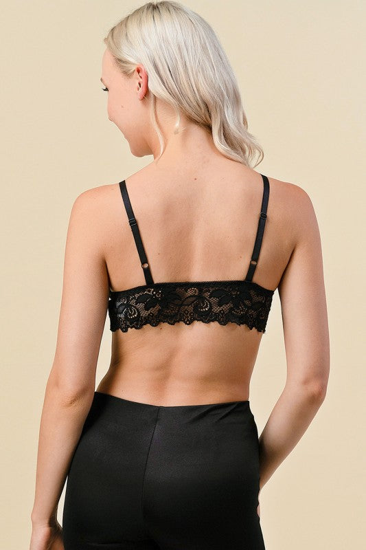 LB33 Elegant lace bralette with a chic feminine appeal
