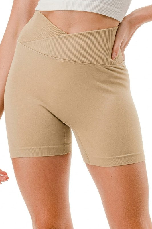 LEG15 V-WAIST RIBBED SHORTS