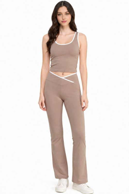 Contrast Yoga Set – Tank Top & Flare Pants Matching Set