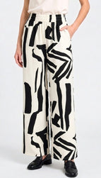 BLACK/IVORY