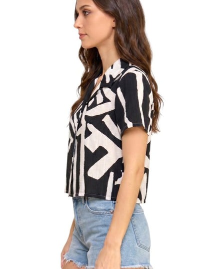 LELIS-801 Unique Print Button Down Top – Short Sleeve Style