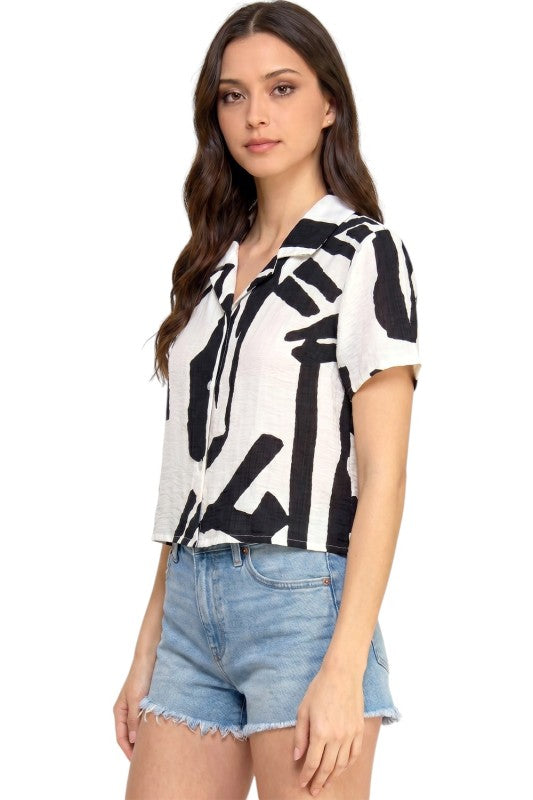 LELIS-701 Printed Short Sleeve Button Down Top